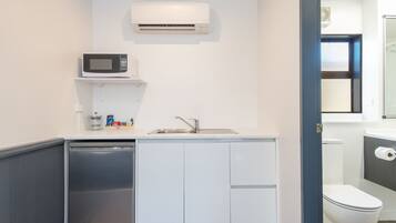 Monolocale Deluxe | Angolo cottura privato | Frigorifero, microonde, macchina per tè/caffè, bollitore elettrico