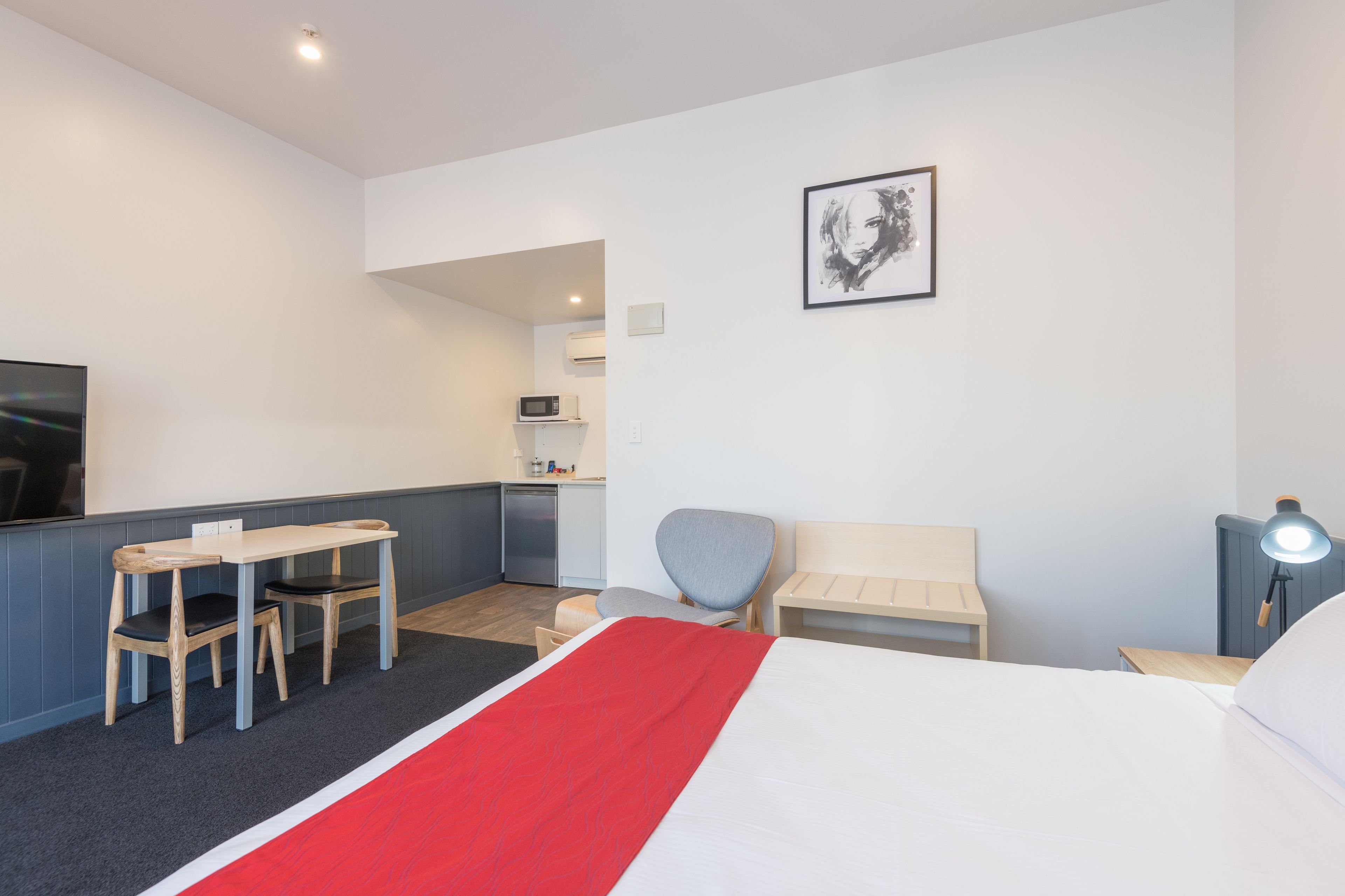deluxe king or twin studio | soundproofing, iron/ironing board, free wifi, bed sheets