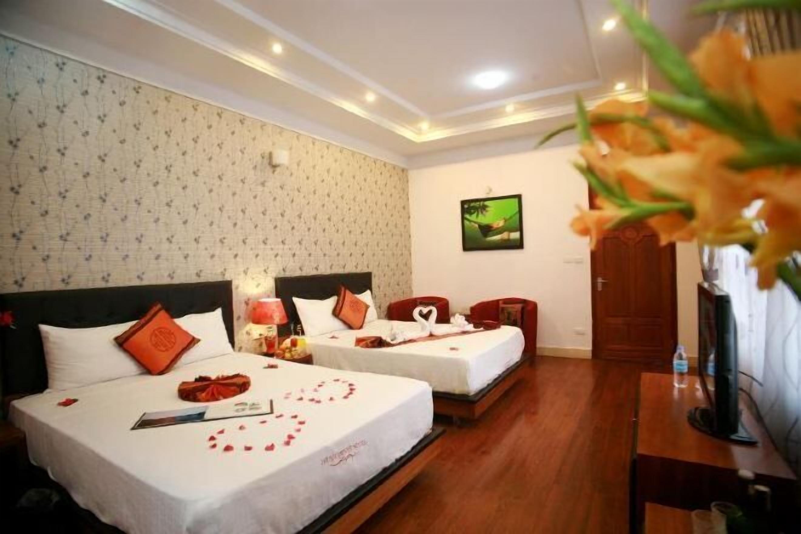 Minibar, Zimmersafe, Schreibtisch, Bügeleisen/Bügelbrett