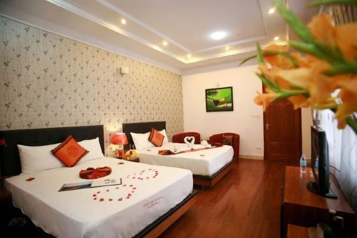 Minibar, Zimmersafe, Schreibtisch, Bügeleisen/Bügelbrett