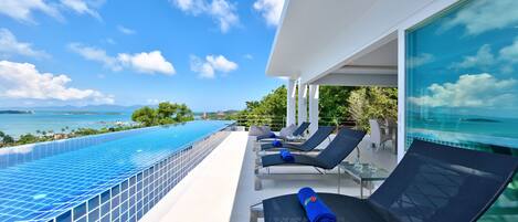 Outdoor pool, an infinity pool