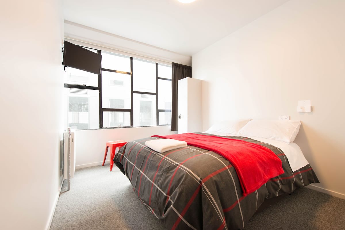 Double Room, Private Bathroom, TV | Premium bedding, free WiFi, bed sheets