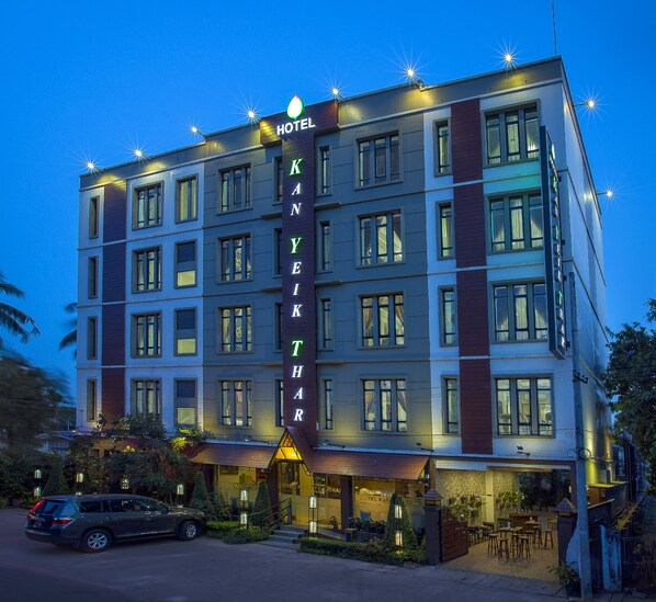 Aerial view - Hotel Kan Yeik Thar (Yangon)
