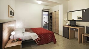 2 chambres, coffre-fort, bureau, lit de bébé (supplément)