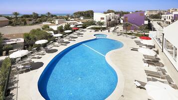Seasonal outdoor pool, open 9 AM to 8 PM, pool umbrellas, sun loungers