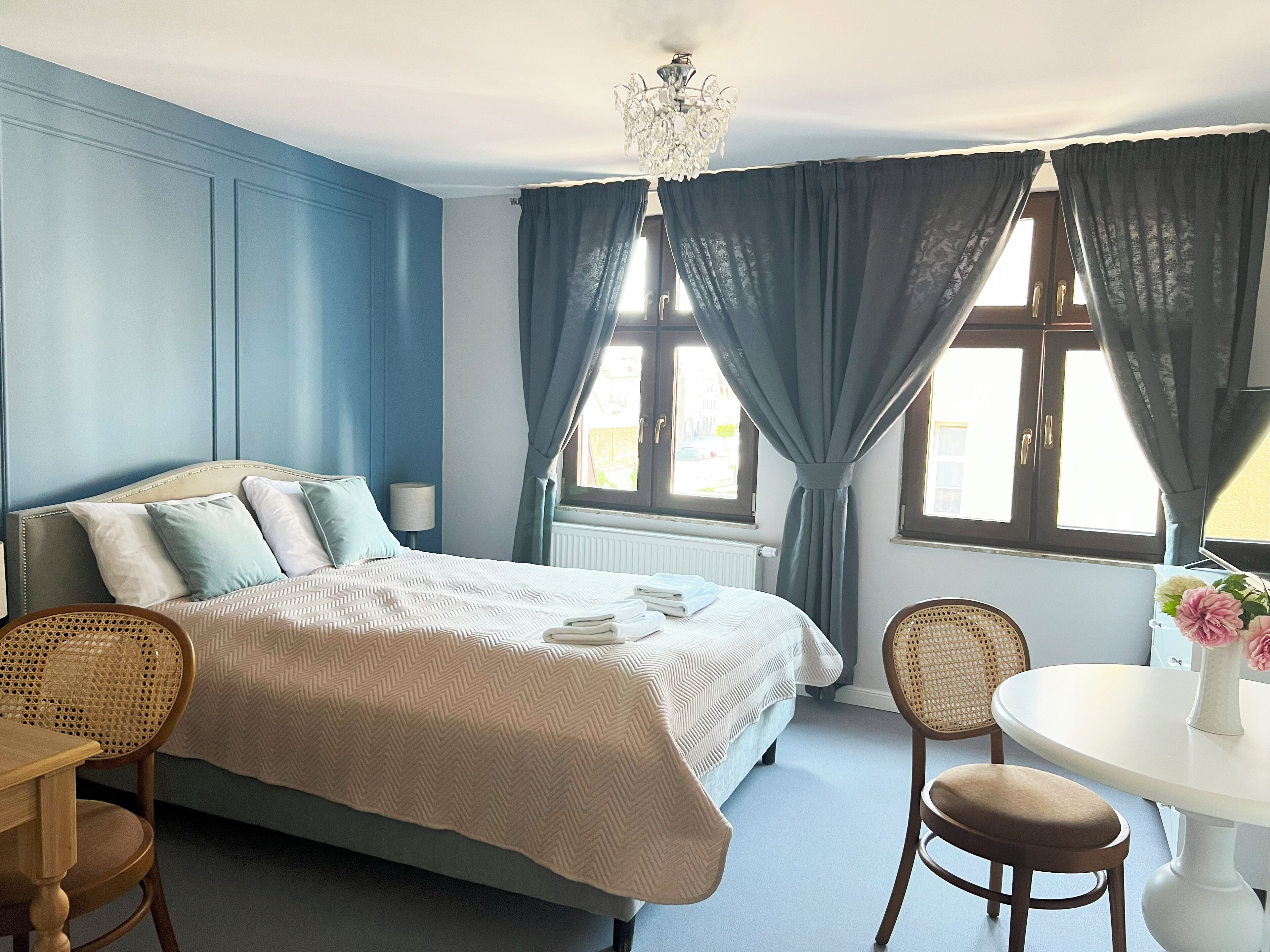 Studio Apartment | 1 غرفة نوم وملاءات للفراش لا تسبب الحساسية وخزنة داخل الغرفة ومكتب