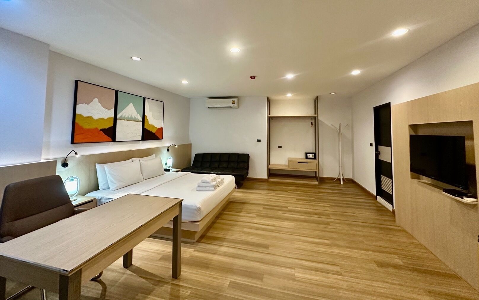 Minibar y caja de seguridad en la habitación 