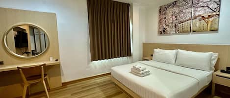 1 bedroom, minibar, in-room safe, laptop workspace