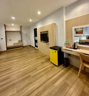 1 bedroom, minibar, in-room safe, laptop workspace