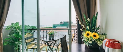 Deluxe Family Room | Balcony