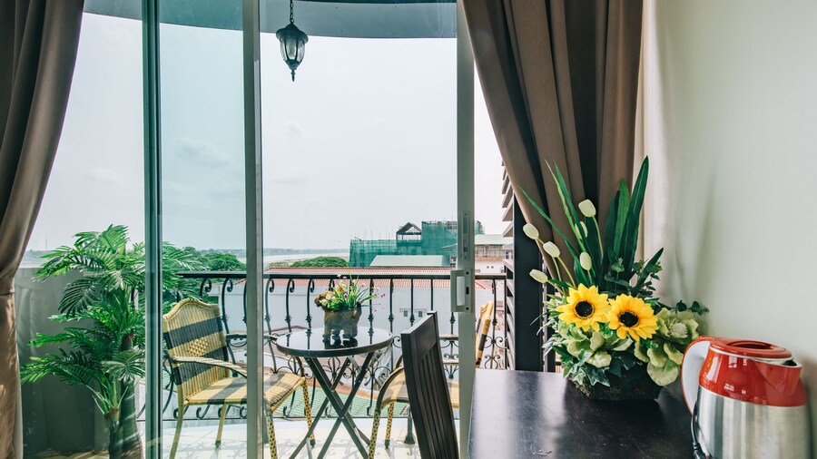 V Hotel Vientiane