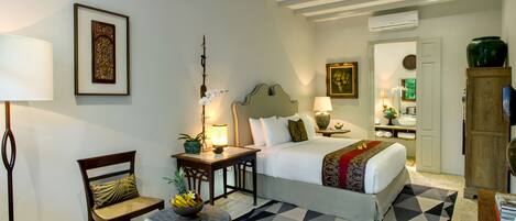 Phòng Suite | Két bảo mật tại phòng, bàn, giường gấp/giường phụ (phụ phí)