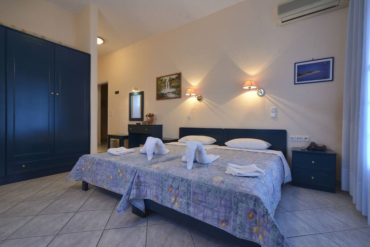 Standard Twin Room, Sea View | Premium bedding, in-room safe, blackout drapes, WiFi (free)