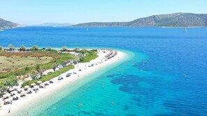 In Strandnähe, Liegestühle, 2 Strandbars, Rudern/Kanufahren