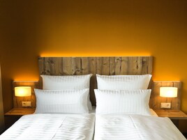 Ropa de cama hipoalergénica, escritorio y cortinas blackout 