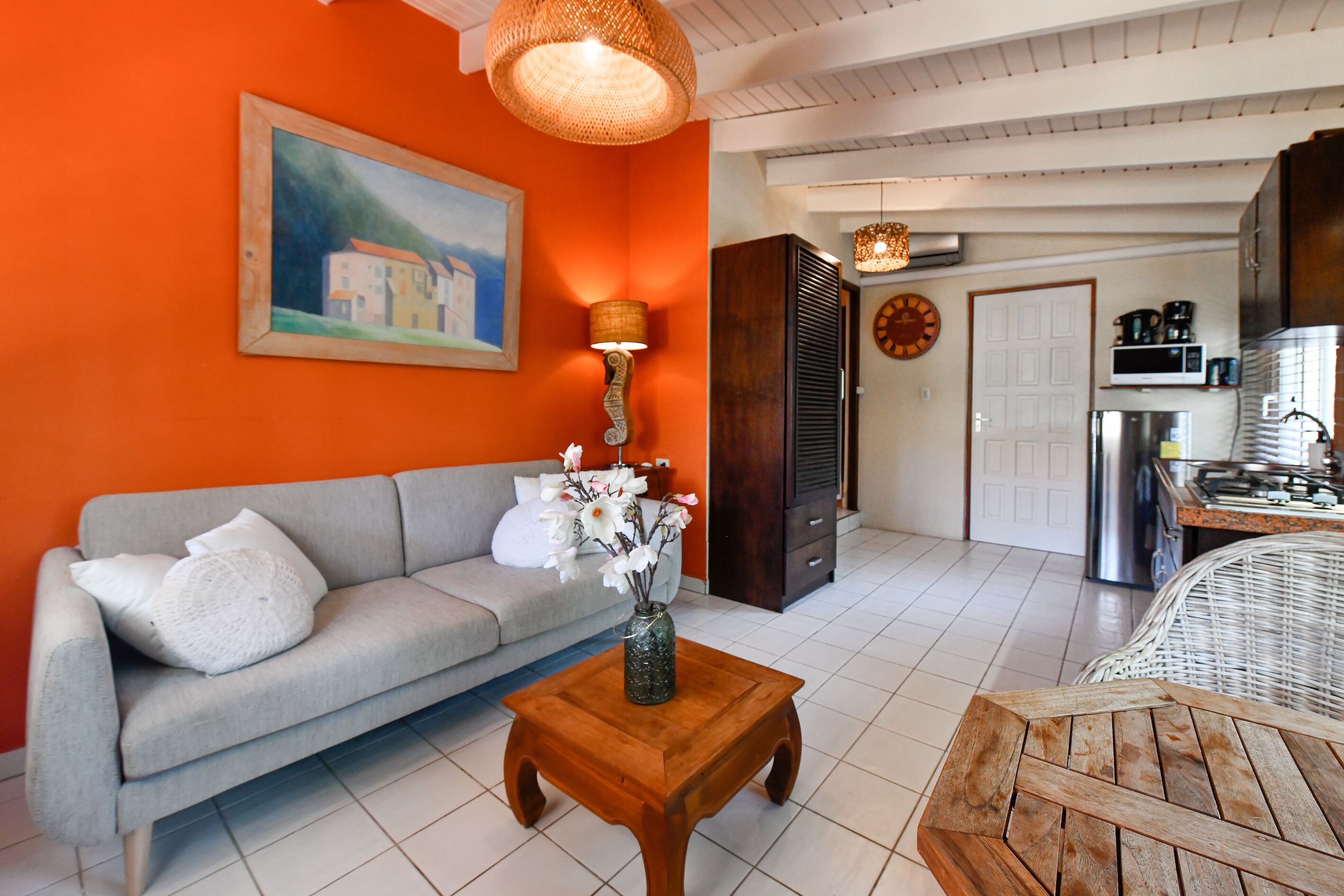 Comfort Apartment, 1 Bedroom | Living area | LED TV