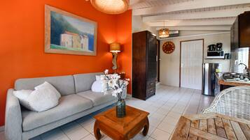 Comfort Apartment, 1 Bedroom | Living area | LED TV