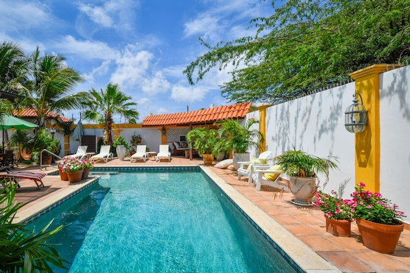 Outdoor pool - Brisas Studio Apartments - Adults Only (Noord)