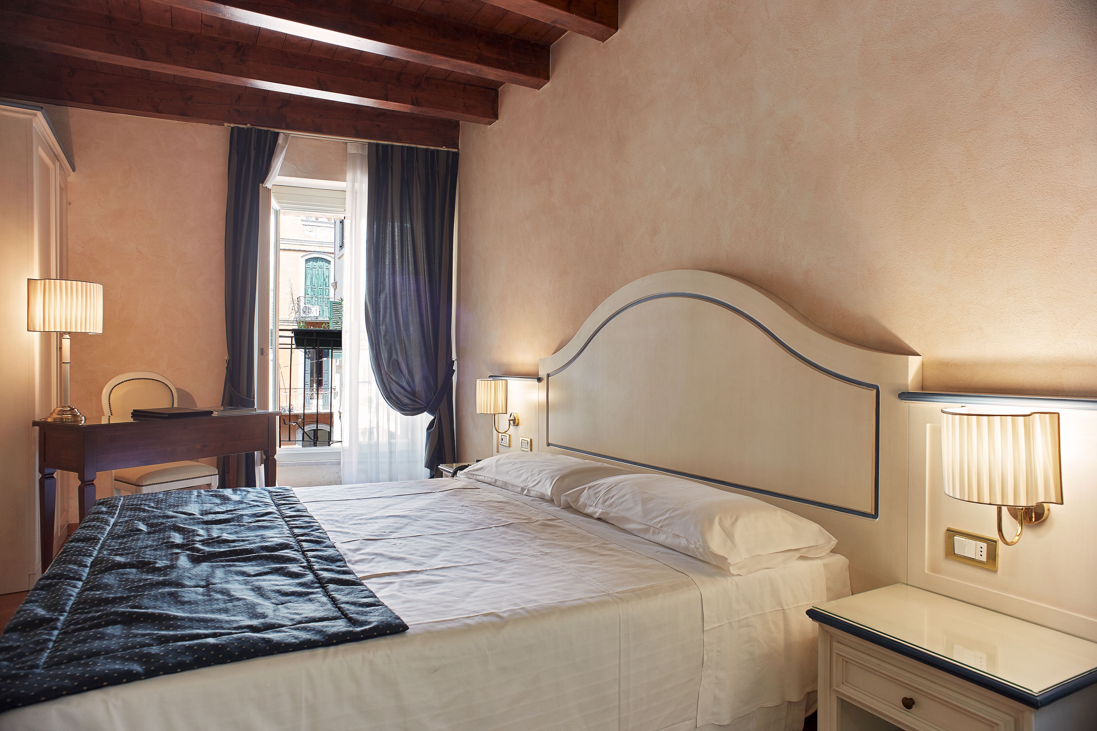 standard double room | 1 bedroom, minibar, in-room safe, individually decorated