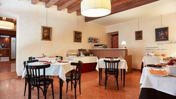 Daily continental breakfast (EUR 12 per person)