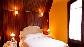 Iron/ironing board, free WiFi