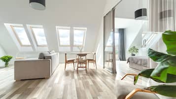 Appartement, 1 chambre, balcon | Literie hypoallergénique, rideaux occultants, fer et planche à repasser