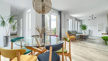 Apartamento, 2 quartos, sacada | Roupas de cama antialérgicas, cortinas blackout