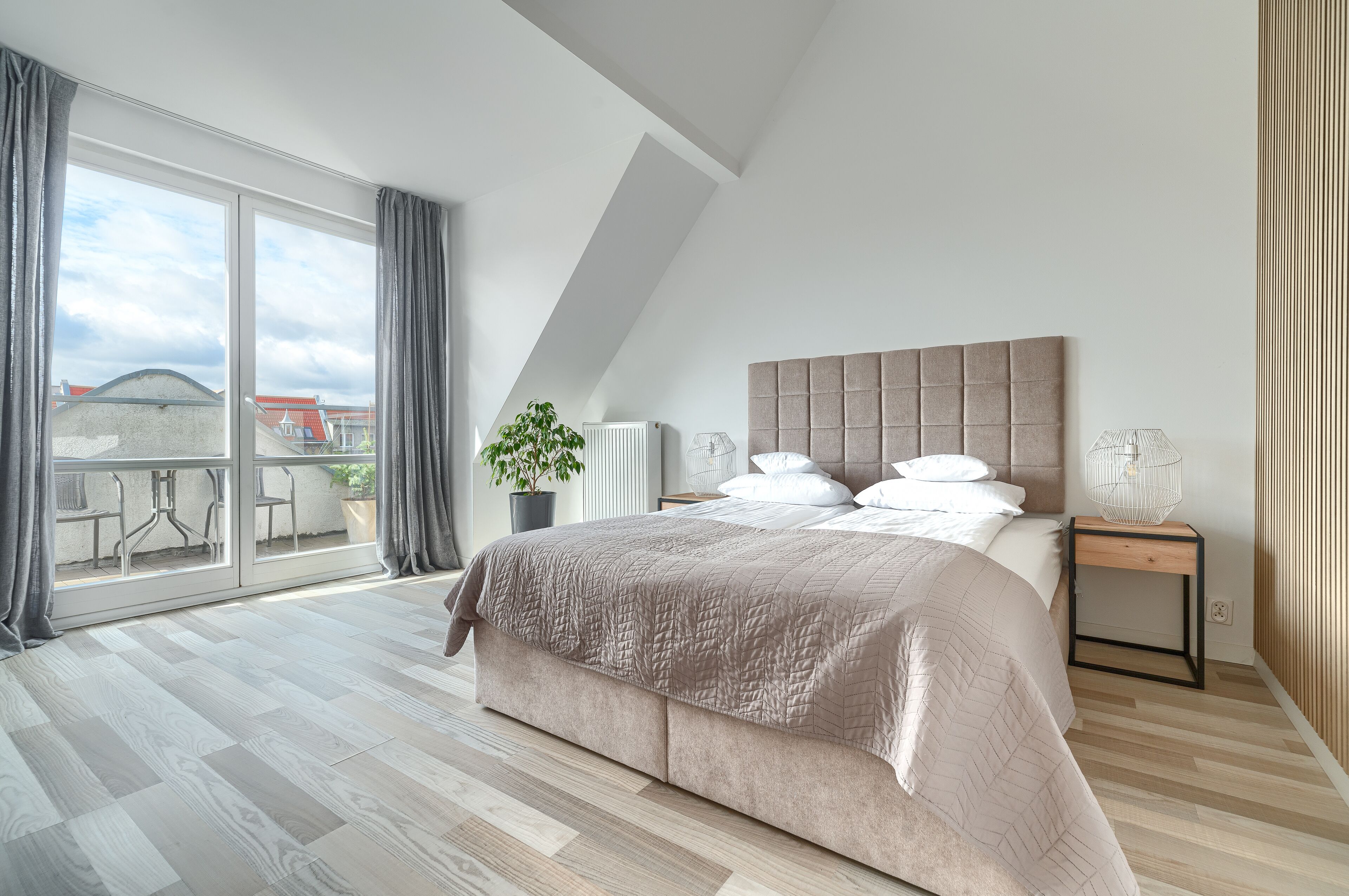 Appartement, 1 slaapkamer, balkon | Woonruimte | Een 32-inch ledtelevisie met kabelzenders, een televisie en Netflix