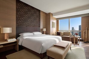 Deluxe Suite, 1 King Bed (Carton Tower View) | Minibar, in-room safe, desk, blackout drapes