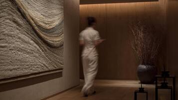Couples treatment room(s), hot tub, steam room, body treatments