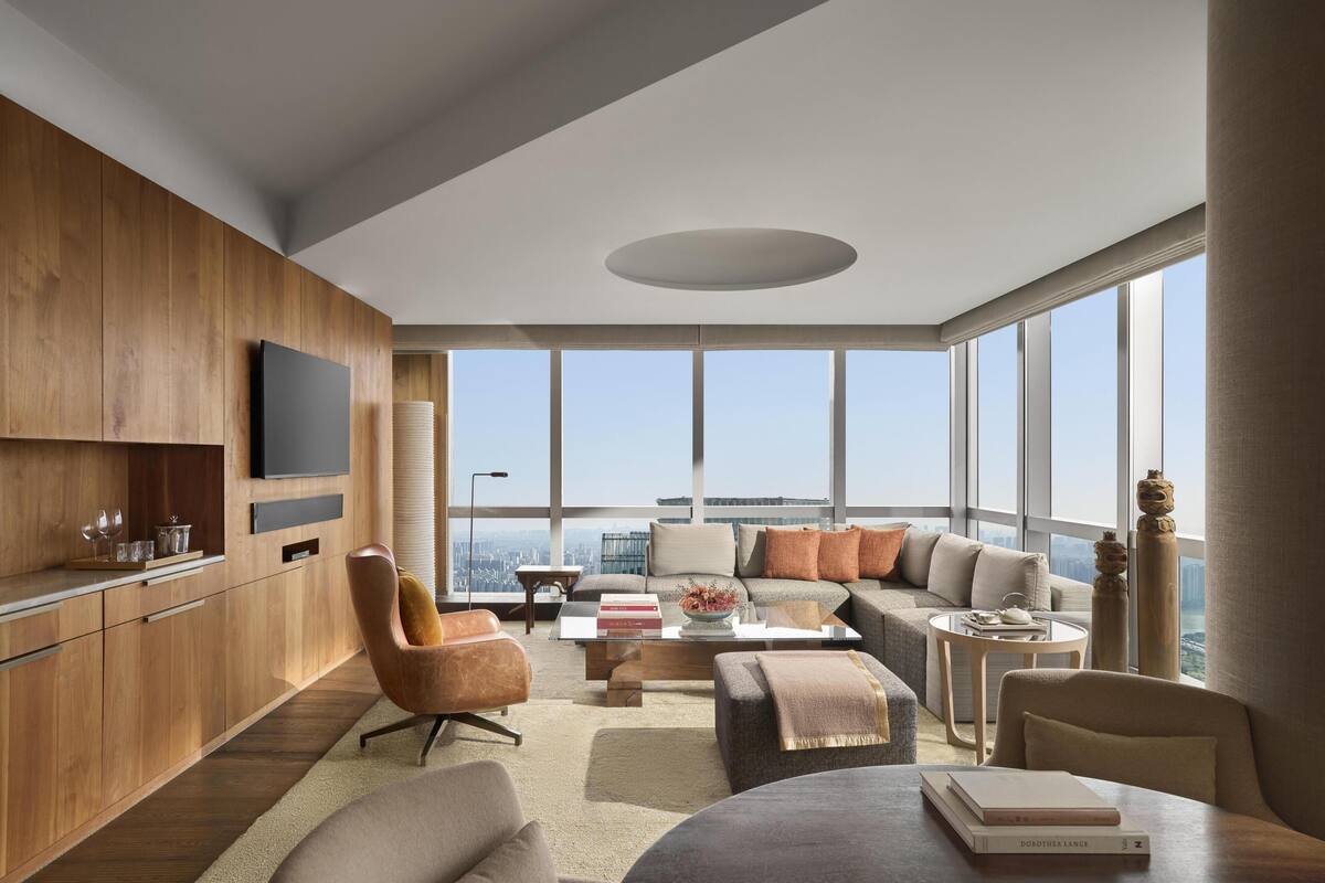 Suite Premier, 1 cama de matrimonio grande (Pearl River View) | Minibar, caja fuerte, escritorio y cortinas opacas