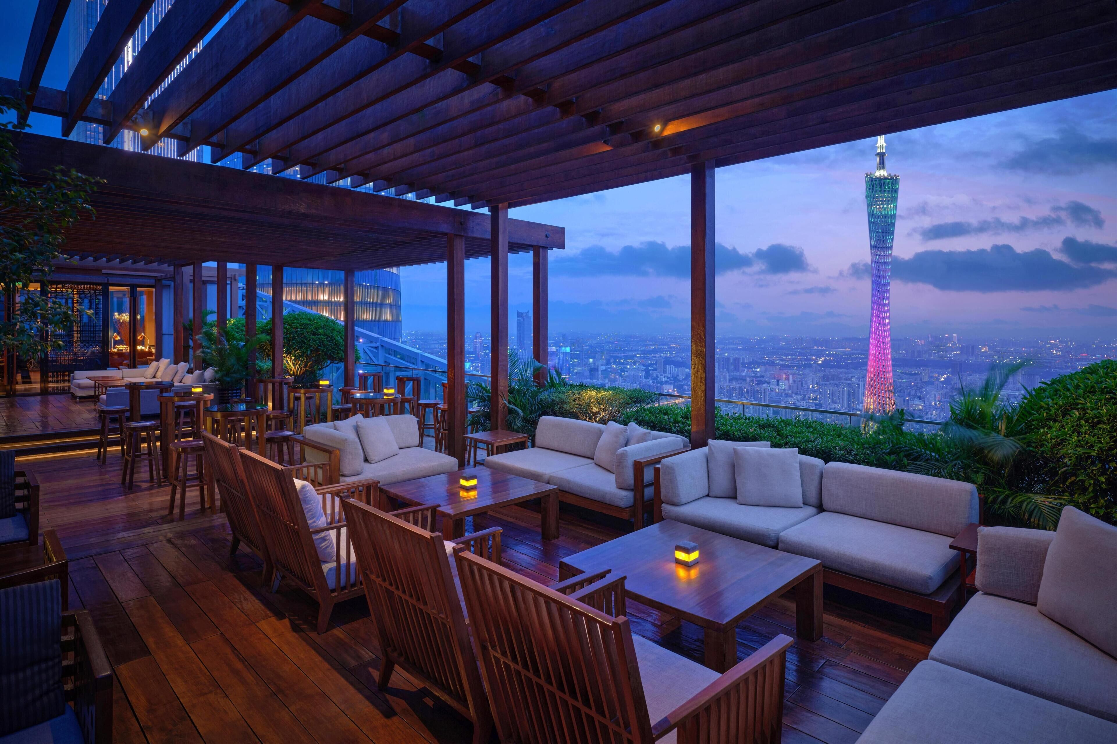 Cocktail bar