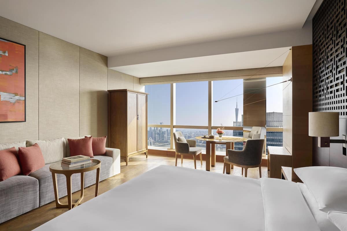 1 King Bed, Canton Tower View