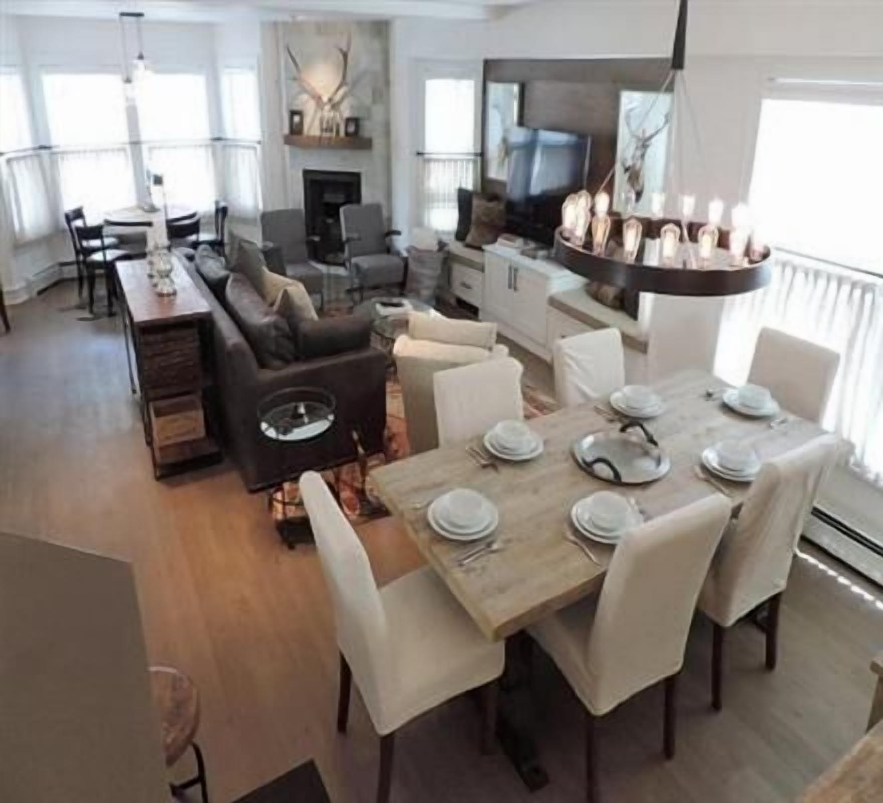 House, 5 Bedrooms | In-room dining