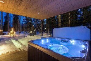 Outdoor spa tub - Trails Edge (Mountain Village)