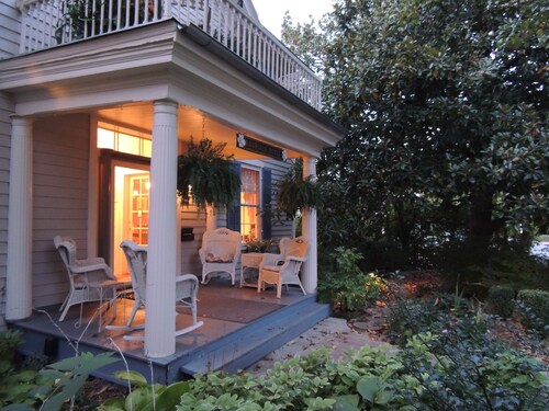 1868 Magnolia House Inn