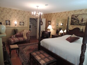 Room, 1 King Bed | Individually decorated, iron/ironing board, free WiFi - 1868 Magnolia House Inn (Lexington)