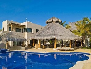 Outdoor pool, sun loungers