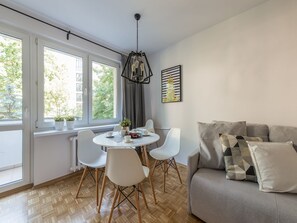 Apartment, 1 Bedroom (at 10a Wilanowska Street) | Desk, soundproofing, iron/ironing board, cribs/infant beds - P&O Apartments Powiśle (Warsaw)