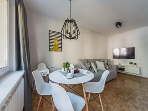 Apartment, 1 Bedroom (at 10a Wilanowska Street) | Desk, soundproofing, iron/ironing board, cribs/infant beds - P&O Apartments Powiśle (Warsaw)