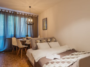 Apartment, 1 Bedroom (at 10a Wilanowska Street) | Desk, soundproofing, iron/ironing board, cribs/infant beds - P&O Apartments Powiśle (Warsaw)