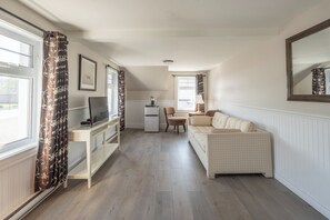 Iron/ironing board, free WiFi, bed sheets - Le Gaspésiana (Sainte-Flavie)