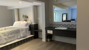 Honeymoon Room