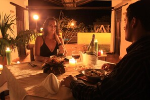 Tempat makan luar