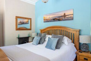 Hypo-allergenic bedding, individually decorated, individually furnished - Broomfield House (Whitby)
