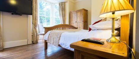 Luxury Double Room, Ensuite | Hypo-allergenic bedding, individually decorated, individually furnished