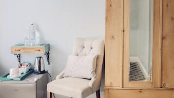 Standard Double Room, Ensuite | Hypo-allergenic bedding, individually decorated, individually furnished