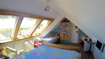 Family Double Room, Sea View | Bed sheets