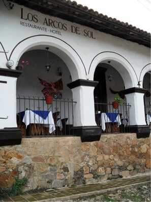 Breakfast and lunch served, Mexican cuisine - Hotel Los Arcos de Sol (San Sebastian del Oeste)