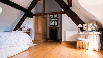 Superior Double Room | Individually decorated, individually furnished, iron/ironing board
